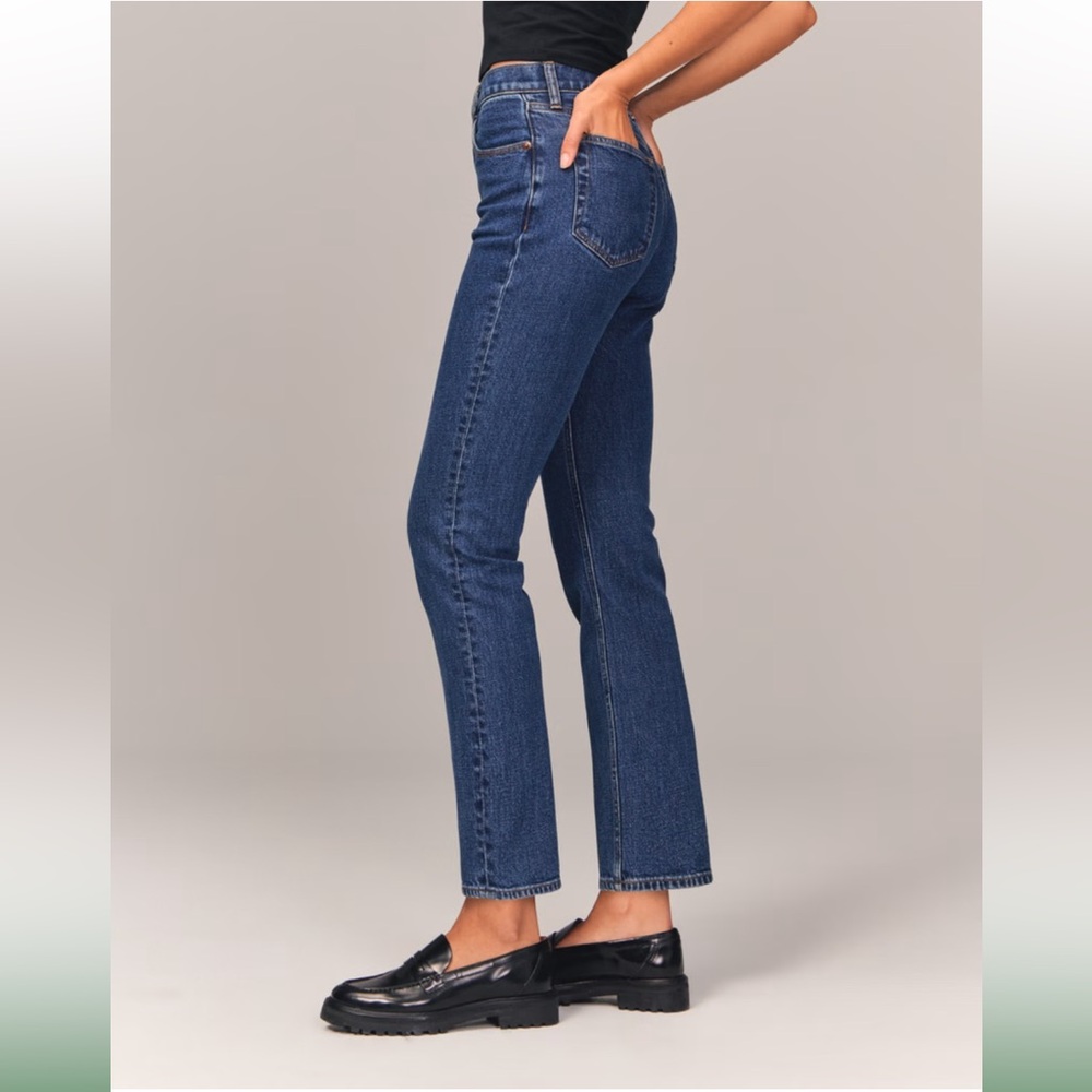 Abercrombie & Fitch Ultra High Rise Ankle Straight Jean, Women’s 29, 8 short